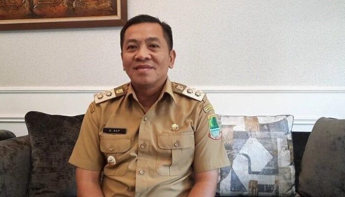 Aep Syaepuloh Fasilitasi Operasi Remaja Berkelamin Ganda