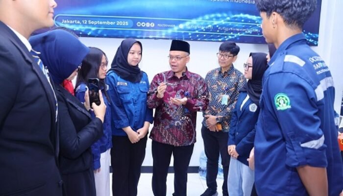 Mahasisiwa Polteknaker Diminta Bawa Nama Baik Kemnaker