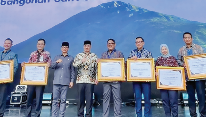 BANK JATENG RAIH PENGHARGAAN DI HARI DESA NASIONAL 2026