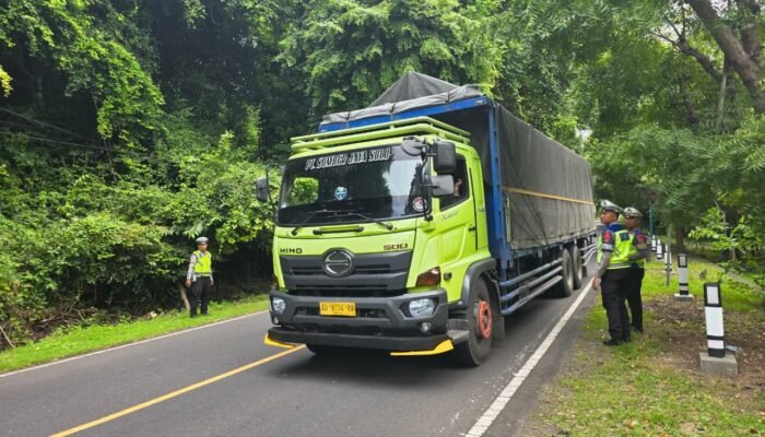 Jelang Puncak Arus Balik, Menhub Dudy Serukan Pengusaha Angkutan Logistik Patuhi Aturan Pembatasan Operasional