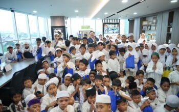 Belajar Bekerja, Belajar Berbagi: Ramadan PNM Ajak Anak Yatim dan Dhuafa Roleplay Jadi Pemberdaya UMKM