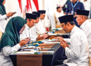 Mensos dan Wamensos Bayar Zakat Melalui Baznas di Istana