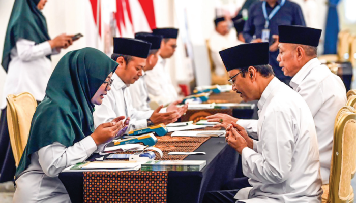 Mensos dan Wamensos Bayar Zakat Melalui Baznas di Istana