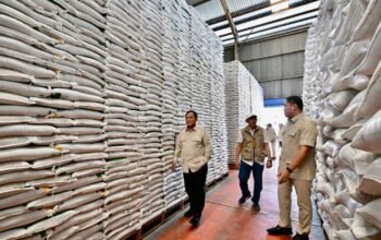 Presiden Prabowo Sidak ke Gudang Bulog Danurejo Magelang, Pastikan Stok Aman