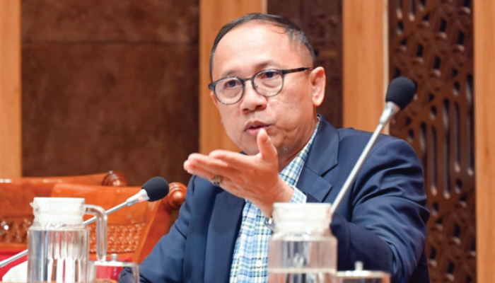 Muhammad Nur Purnama Sidi: TIGA TANTANGAN BESAR PENDIDIKAN INDONESIA