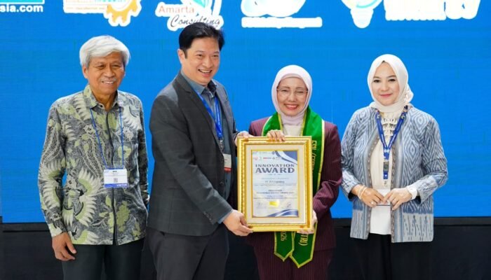 Perkuat Peran dalam Transisi Energi Hijau, PLN Enjiniring Raih Innovation Award Indonesia Renewable Energy Award 2026