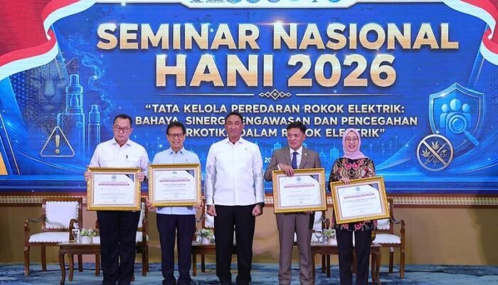 Menkes: Rokok Elektrik Sama Berbahayanya dengan Rokok Konvensional
