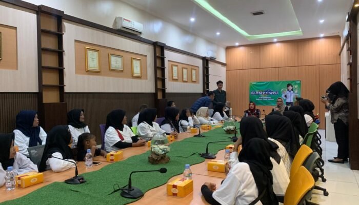 Pengusaha Pindang Cukanggenteng Dibekali Legalitas, Pembiayaan, dan Kemasan Kreatif oleh PNM dan KKP