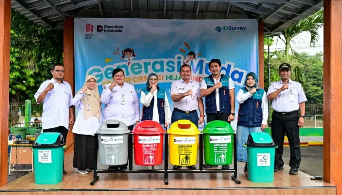 IDSurvey Dorong Generasi Muda Jadi Motor Transformasi Hijau Indonesia ,Tanamkan Kesadaran Lingkungan kepada 330 Siswa di Bidara Cina