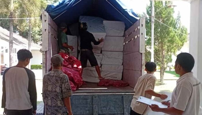 Kemensos Kirim Bantuan Korban Kebakaran Kampung Adat Wisata Sade
