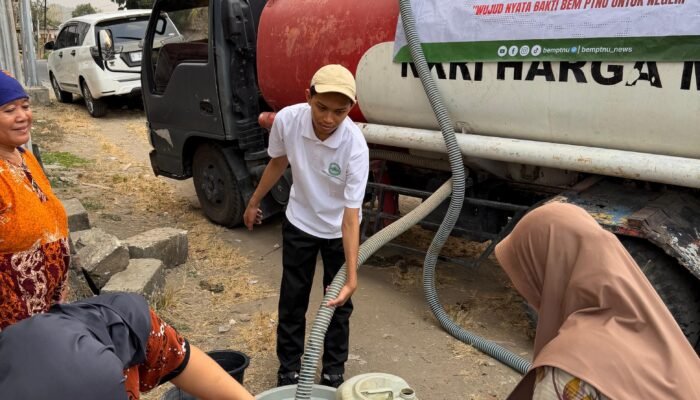 Peringati Hari Santri, BEM PTNU Salurkan 1 Juta Liter Air Bersih untuk Korban Karhutla dan kekeringan Ekstrem